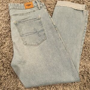 Denizen from Levi's women’s Light  Blue Cropped Jeans